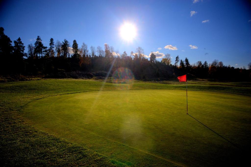 Kiladalens Golf & Lodge Нюшьопинг Екстериор снимка